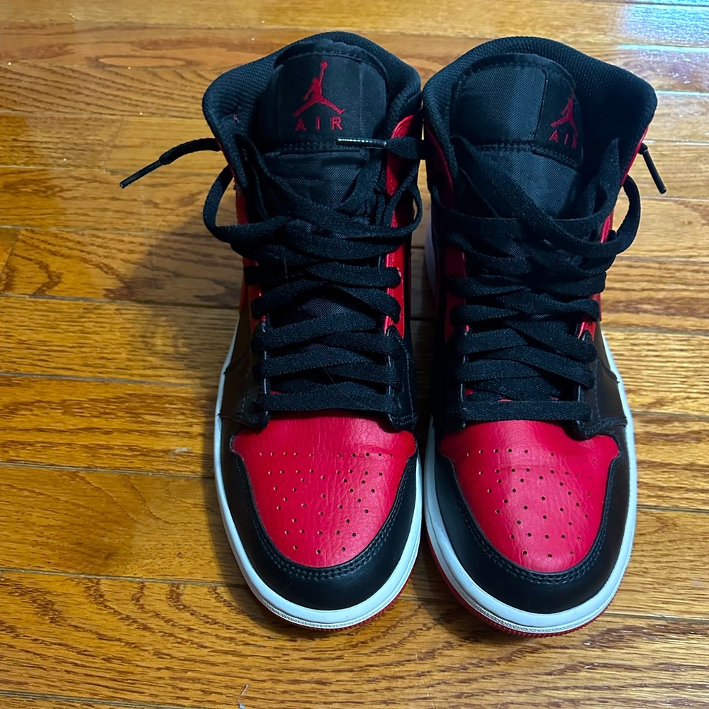 Jordan Retro mid.